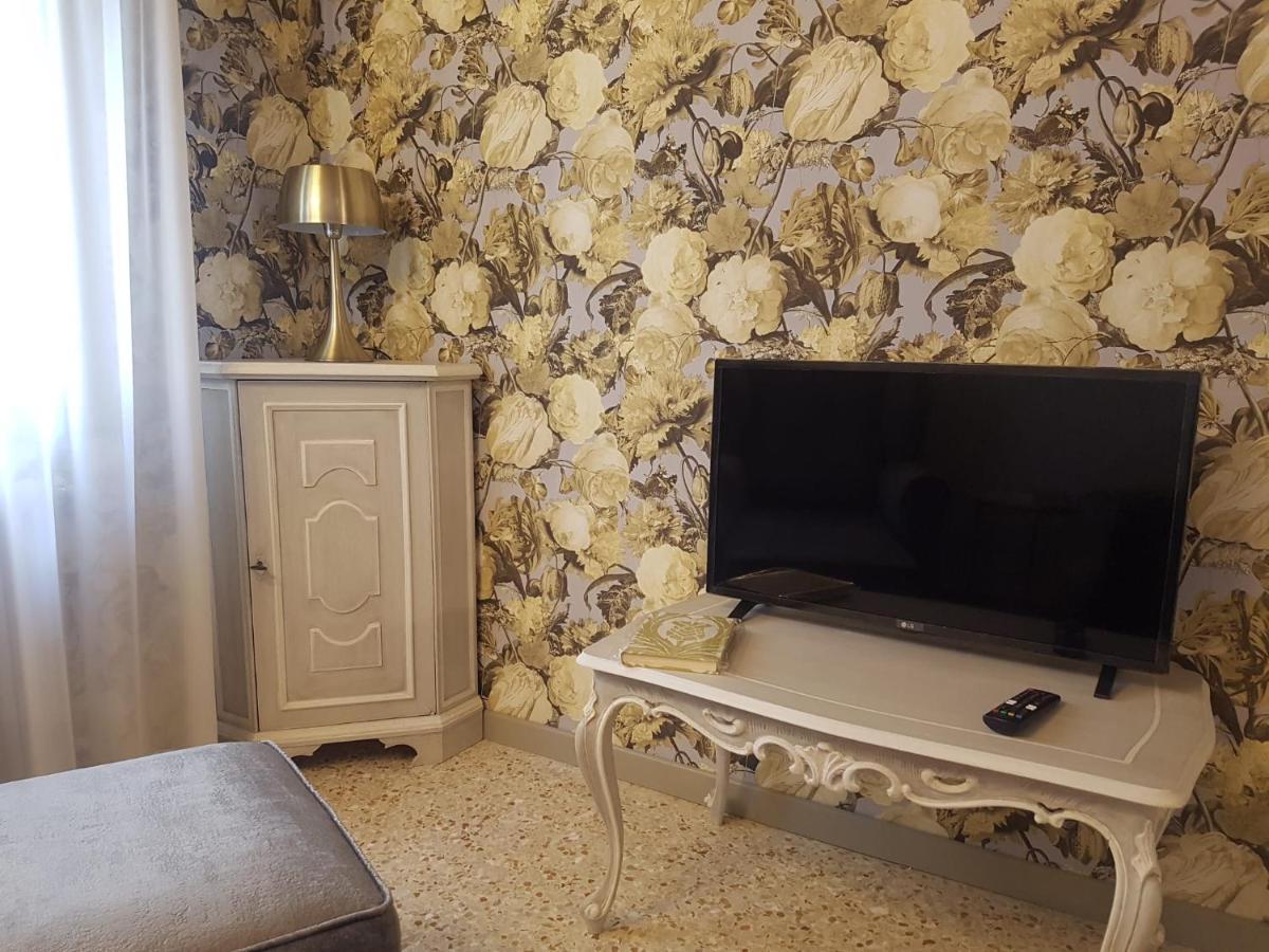 Ca' Cappello Venice Apartment 2 With Canal View Zewnętrze zdjęcie